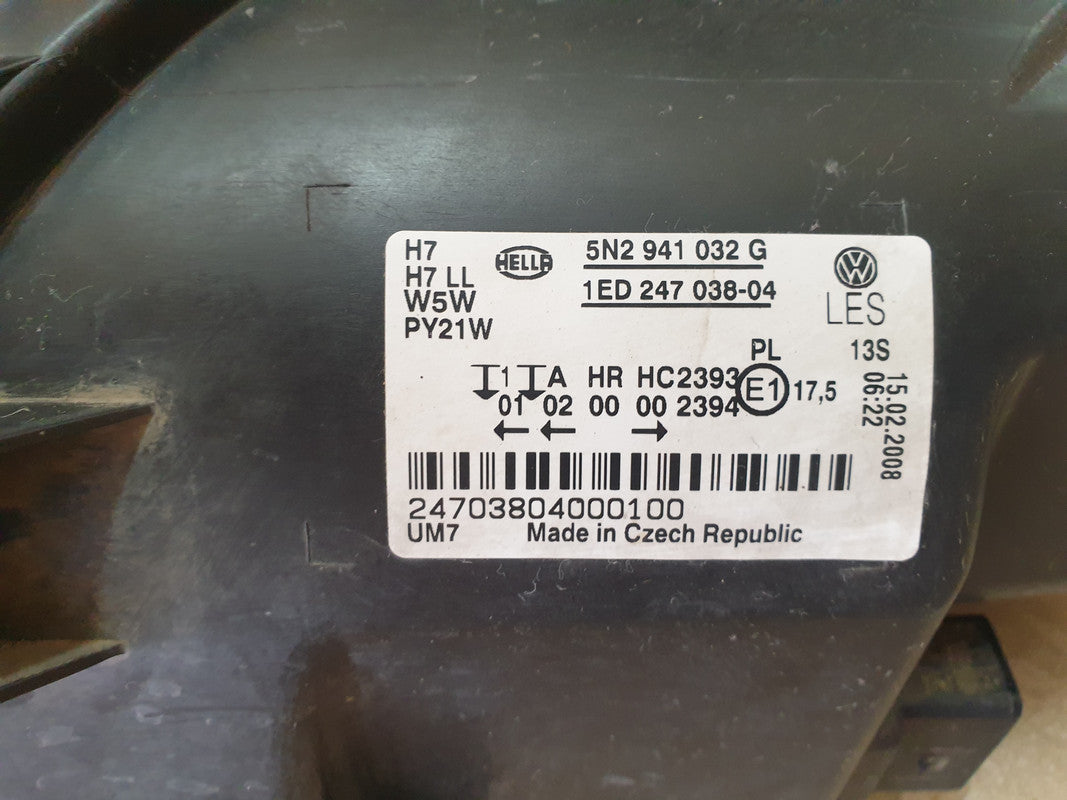 Volkswagen Tiguan Right Headlight