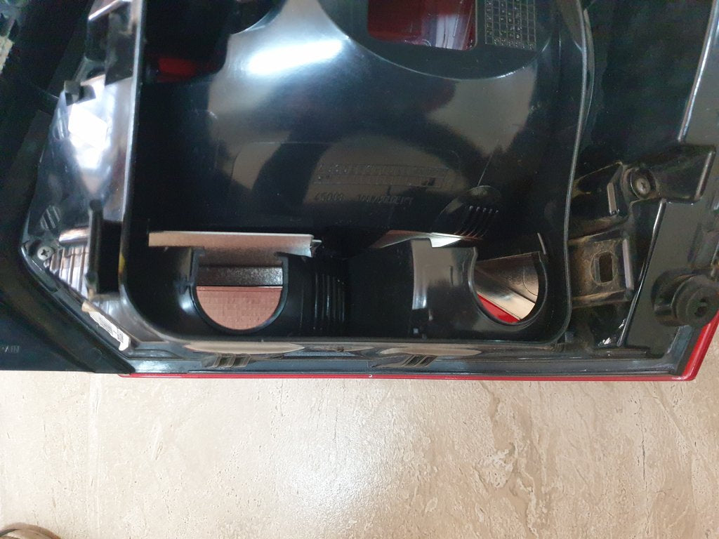 Volkswagen Polo Left Taillight