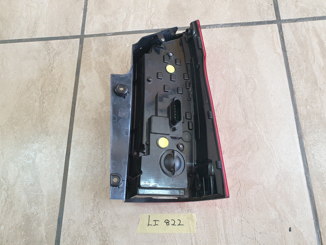 Mercedes-Benz V-Class W447 Left Taillight