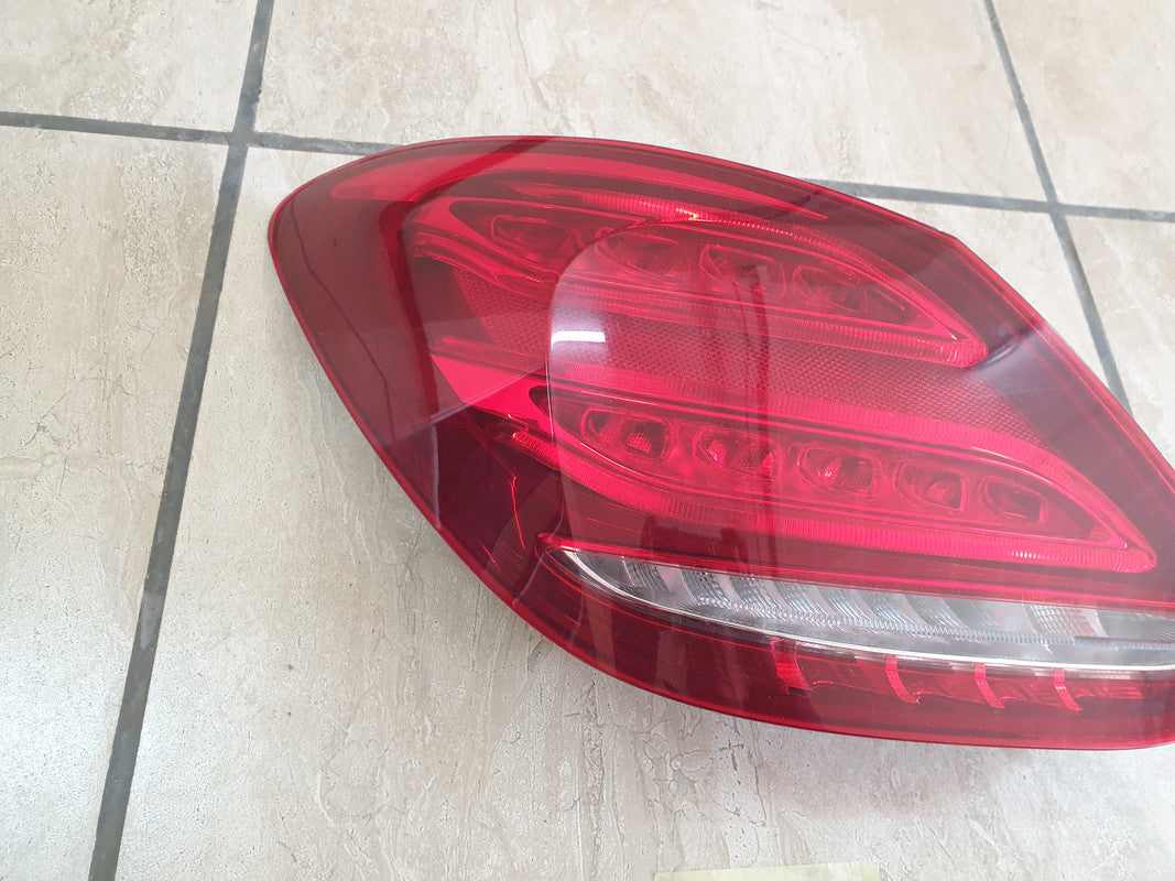Mercedes-Benz C-Class W205 Left Taillight - Lens loose/broken at bottom right corner