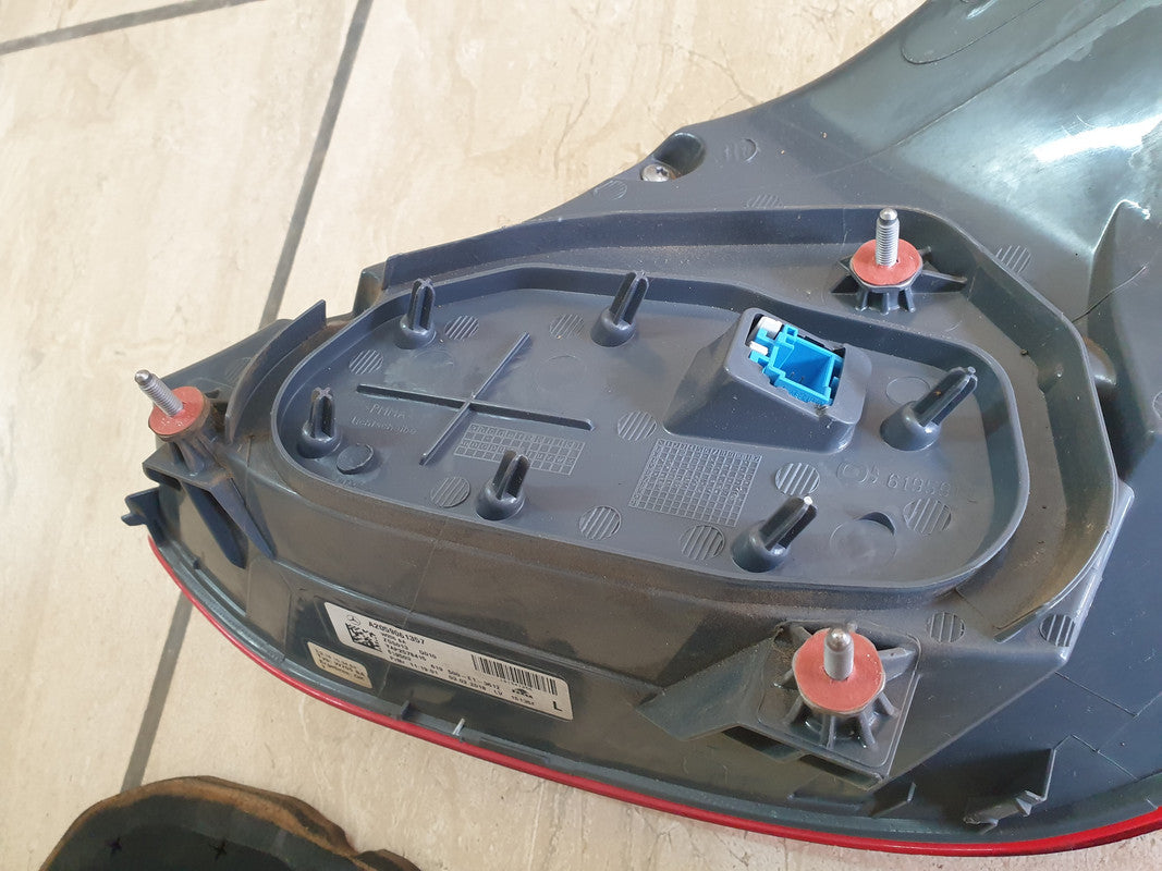 Mercedes-Benz C-Class W205 Left Taillight - Lens loose/broken at bottom right corner