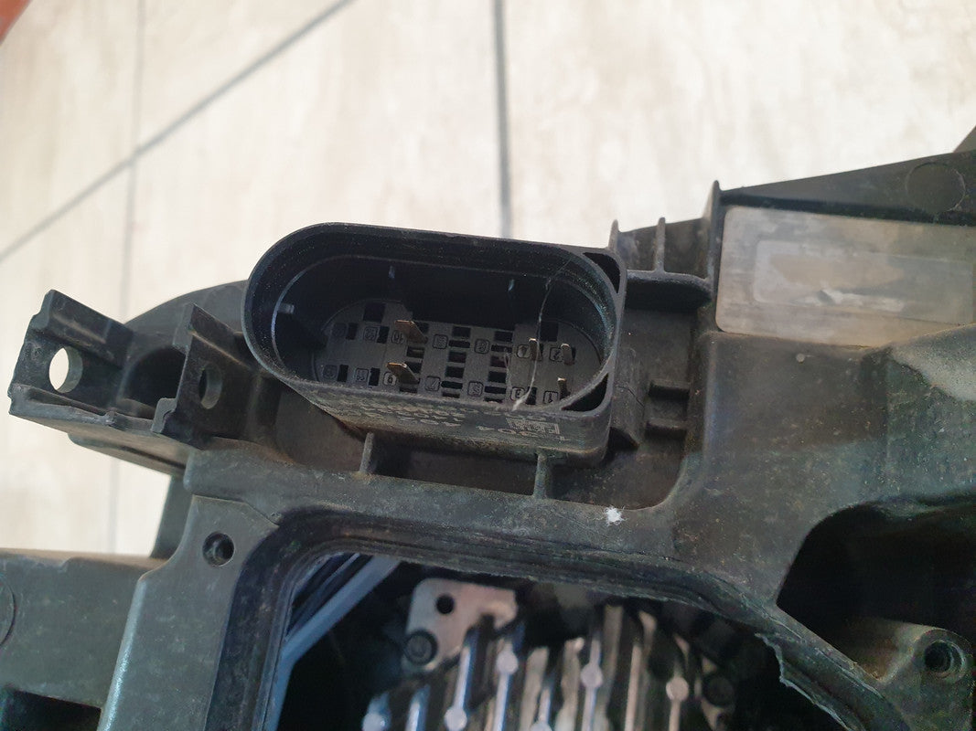 Mercedes-Benz C-Class W205 Right Headlight