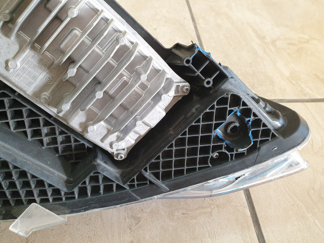 Mercedes-Benz V-Class W447 Left Headlight