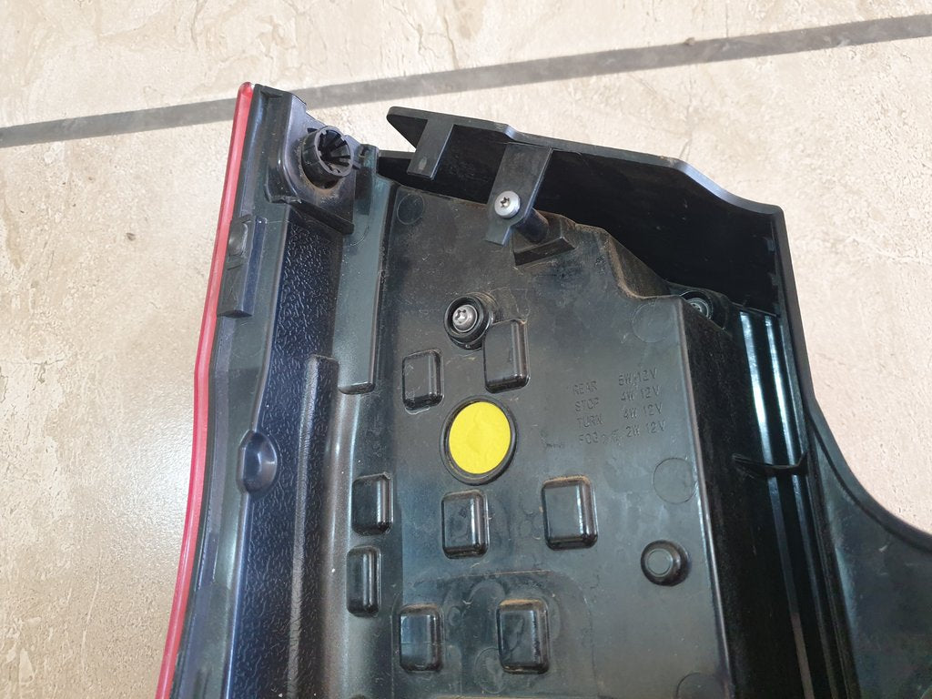 Mercedes-Benz V-Class W447 Right Taillight