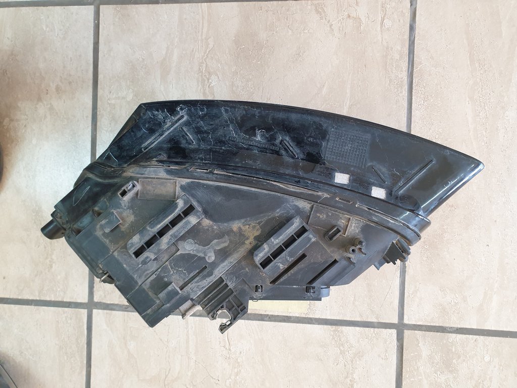 Audi Q5 2012 Right Headlight
