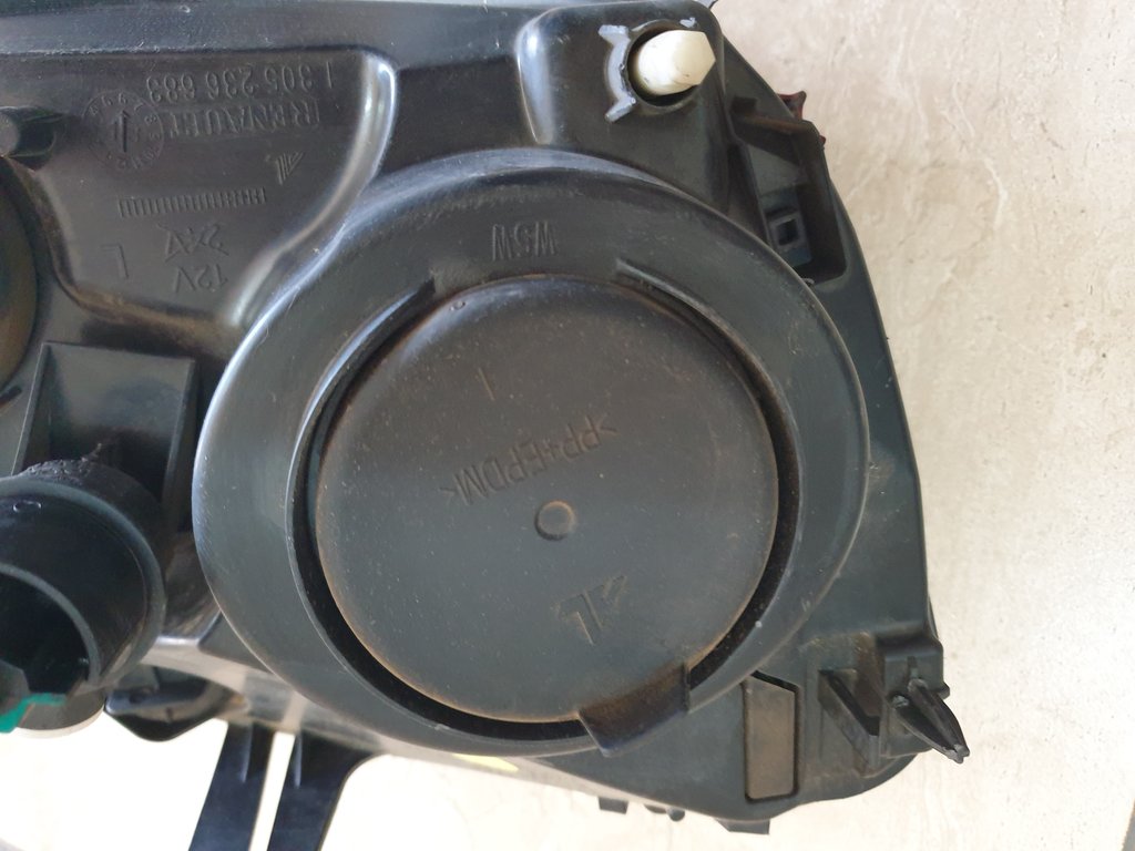 Renault Duster Left Headlight