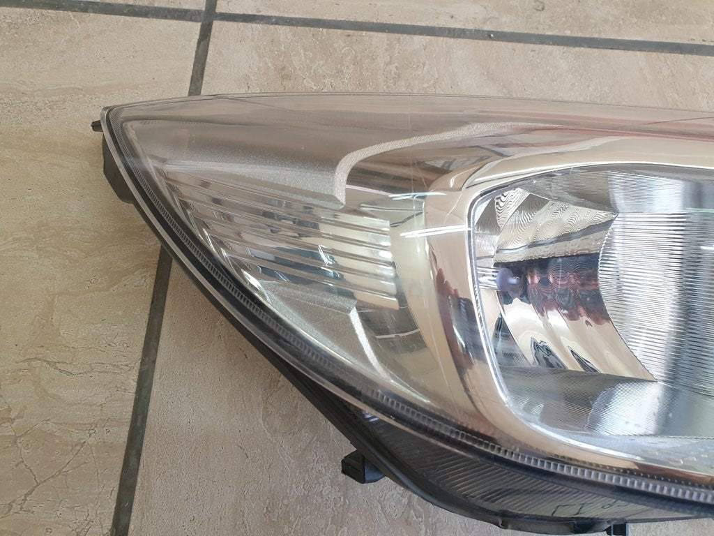 Ford Focus MK3 Right Headlight