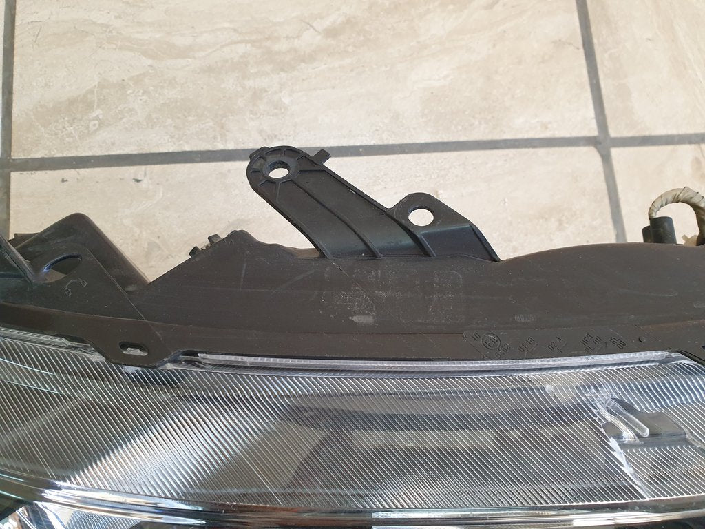 Ford Ranger T6 T7 Right Headlight