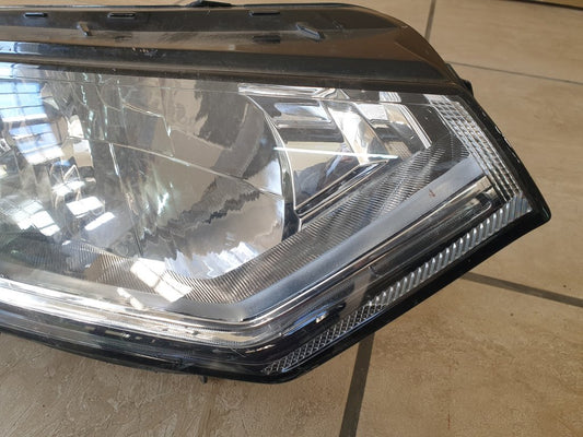 Ford Ecosport ii Right Headlight