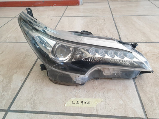 Toyota Fortuner Right Headlight