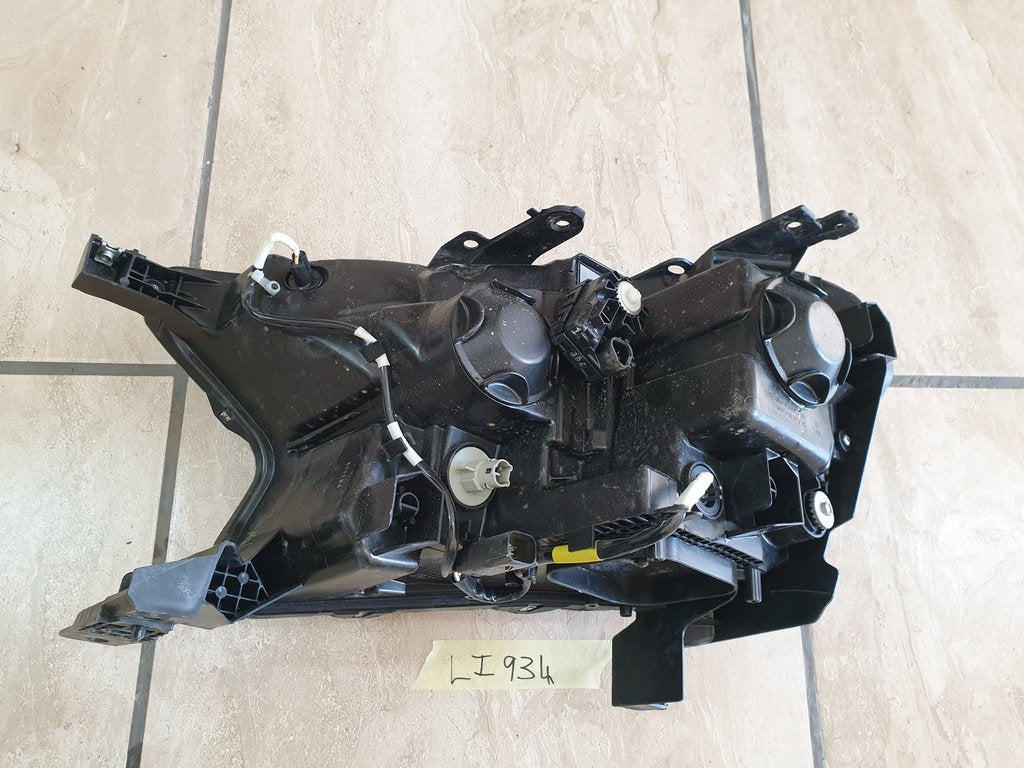 Ford Ranger T6 T7 Right Headlight