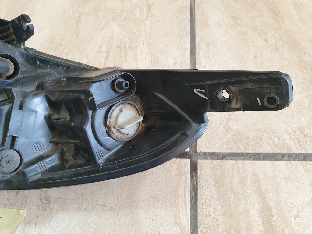 Hyundai i20 2009, 2010, 2011, 2012 Right Headlight