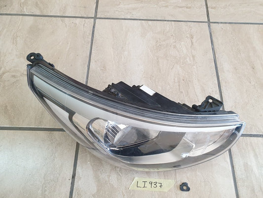 Hyundai Accent Right Headlight