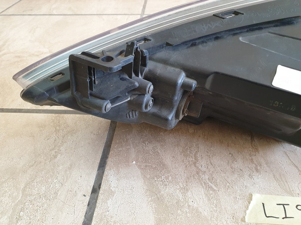 Hyundai Accent Right Headlight