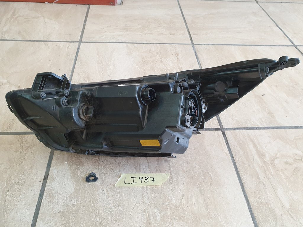 Hyundai Accent Right Headlight