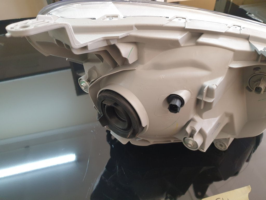 Isuzu D-Max Left Headlight