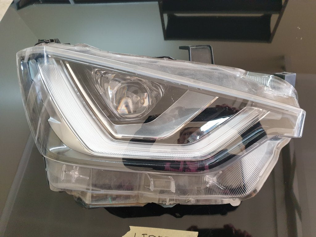 Isuzu D-Max Right Headlight