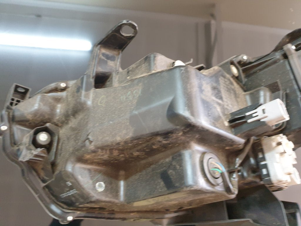 Isuzu D-Max Right Headlight