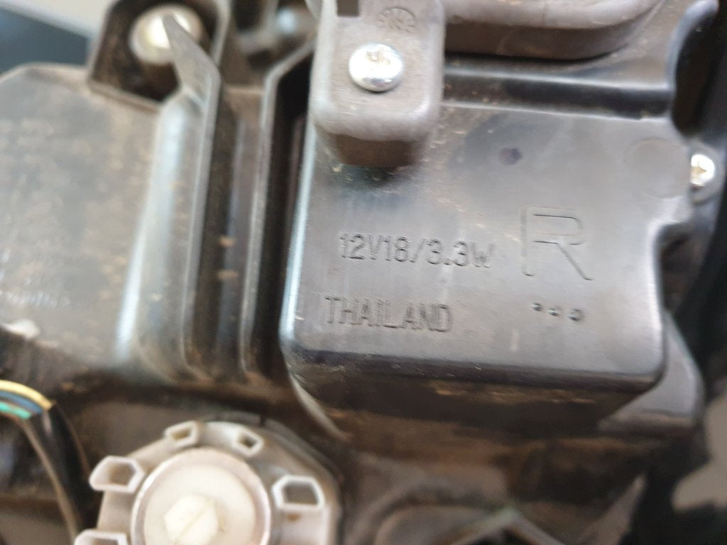 Isuzu D-Max Right Headlight
