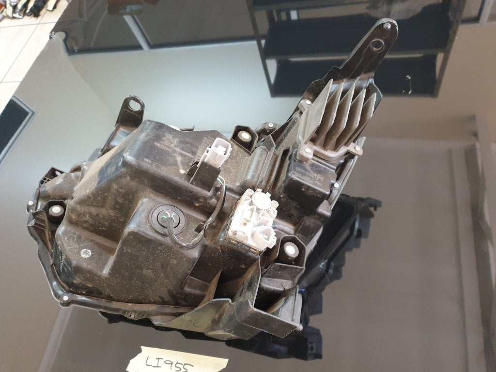 Isuzu D-Max Right Headlight