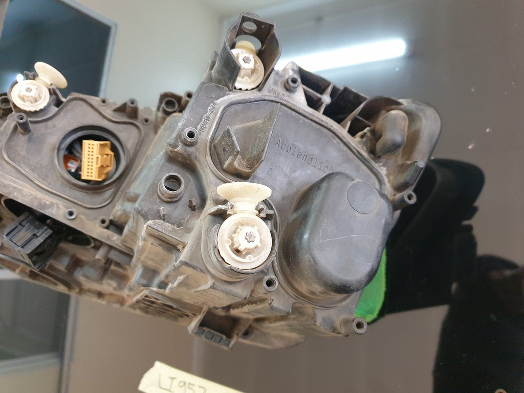 Volkswagen Polo GTI Right Headlight