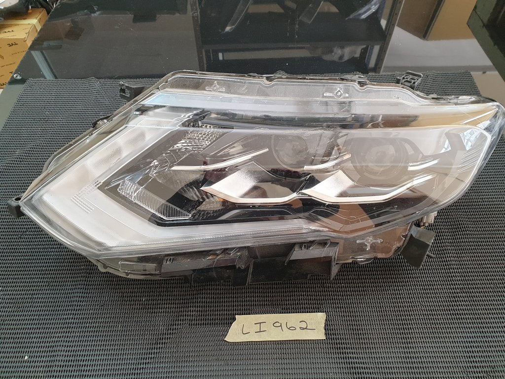 Nissan X-Trail Left Headlight