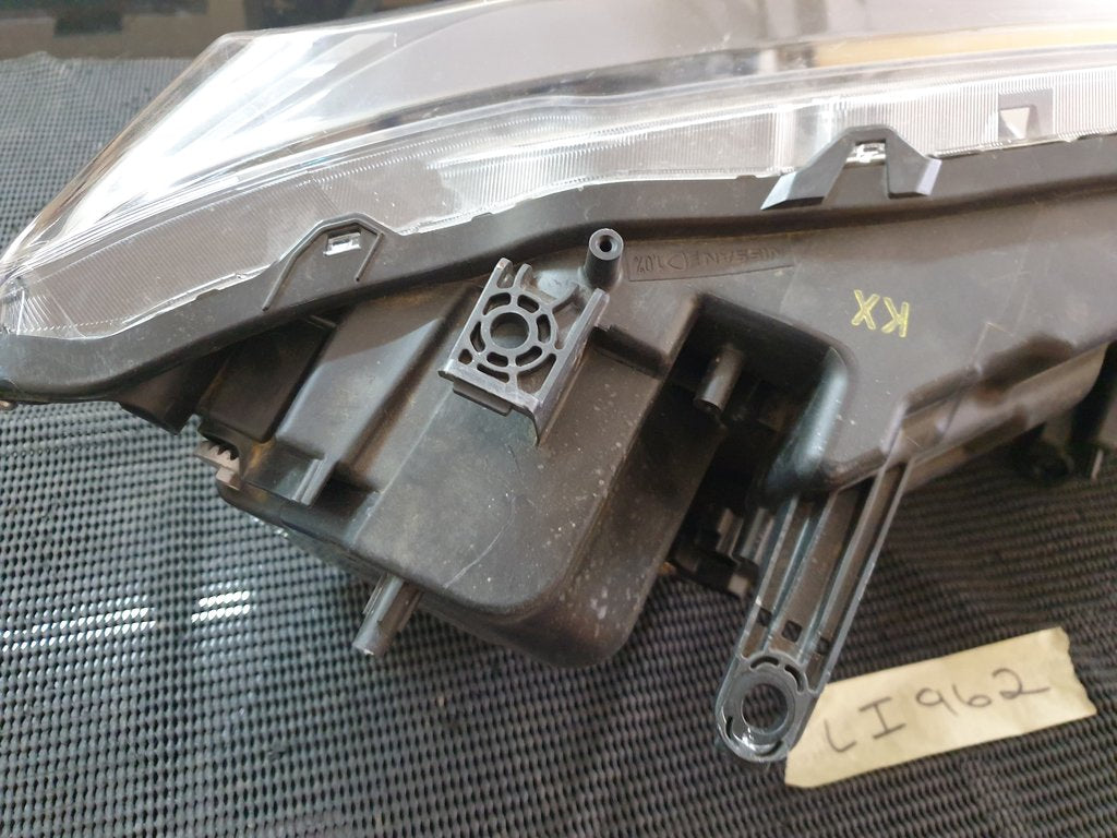 Nissan X-Trail Left Headlight