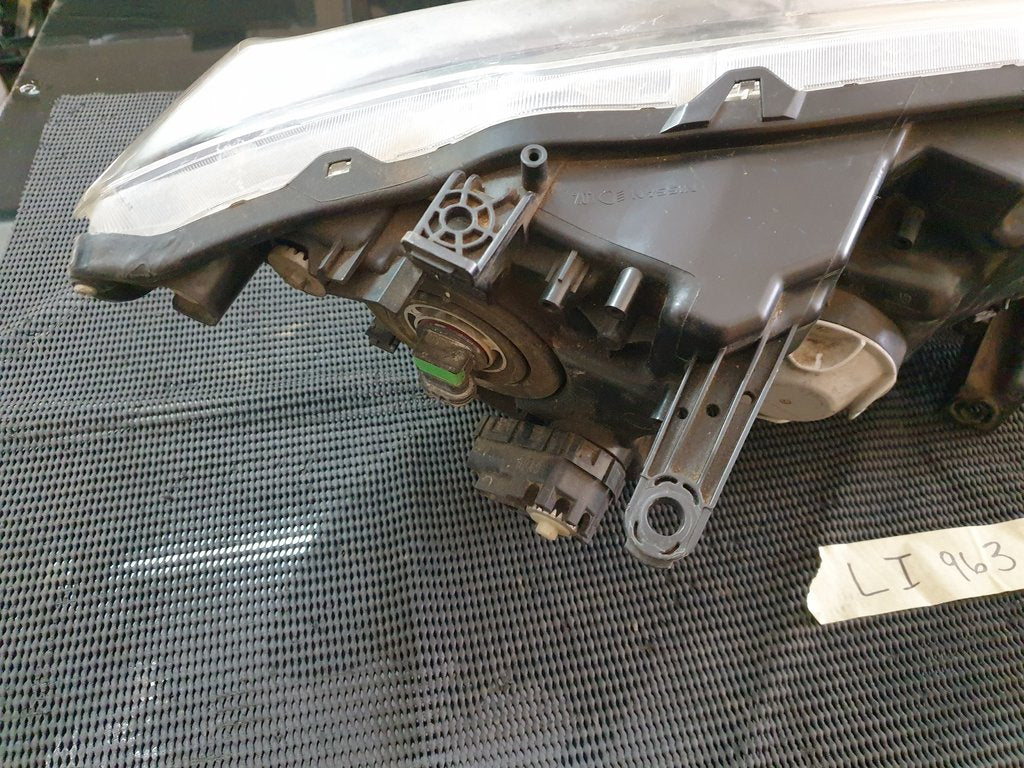 Nissan X-Trail Left Headlight