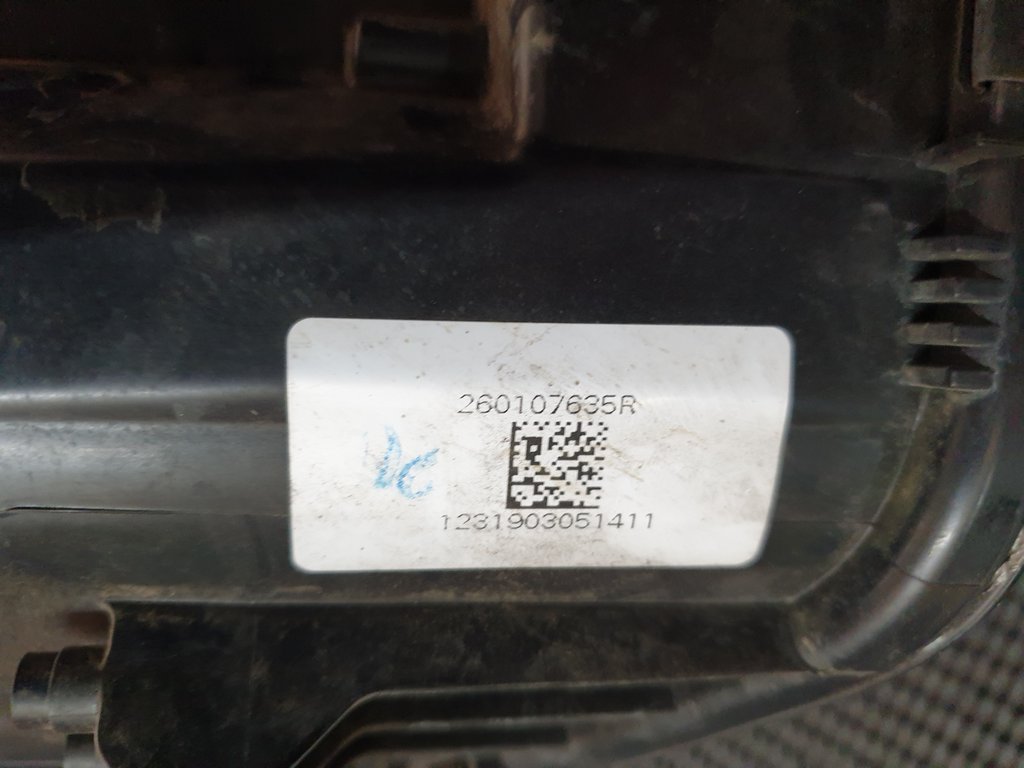 Renault Duster Right Headlight