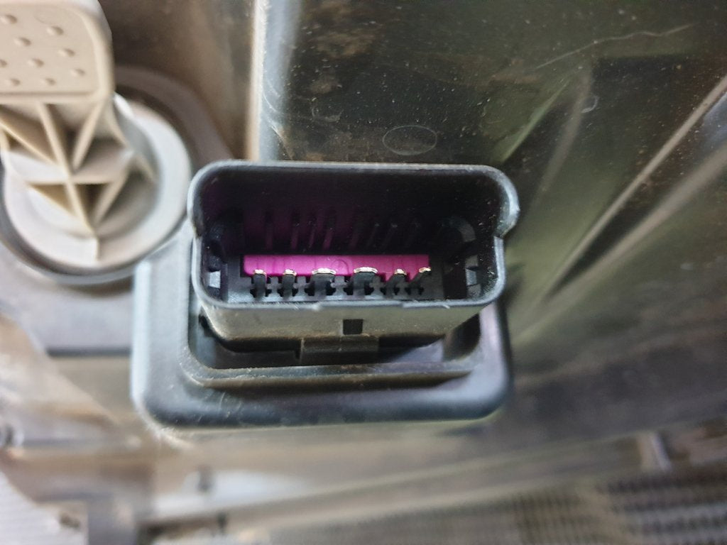 Renault Duster Right Headlight