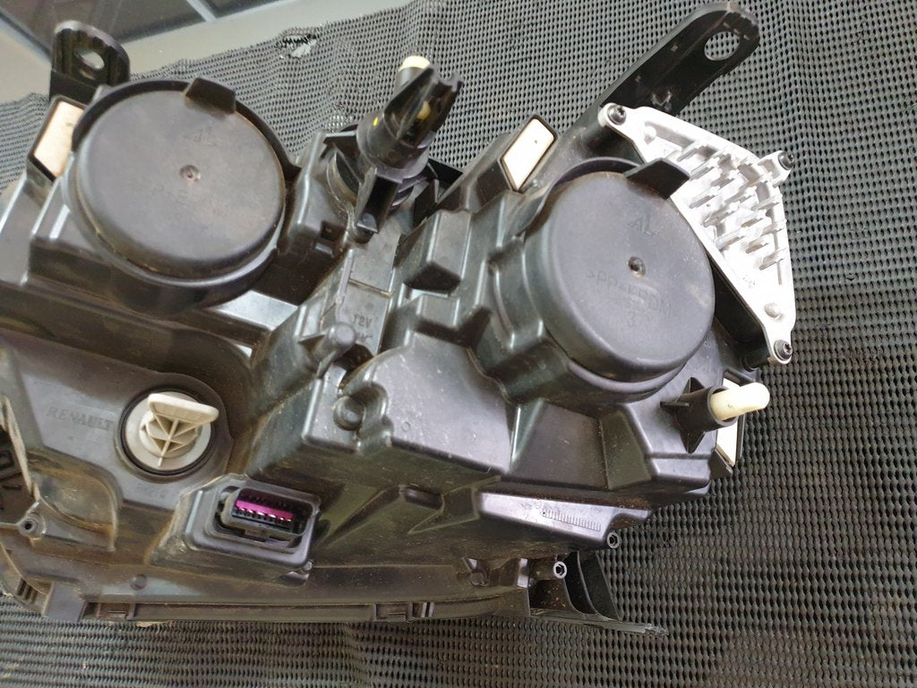Renault Duster Right Headlight