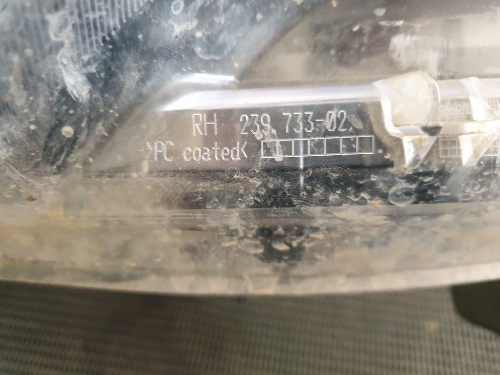 Renault TRAFIC 2.0 DCI Right Headlight