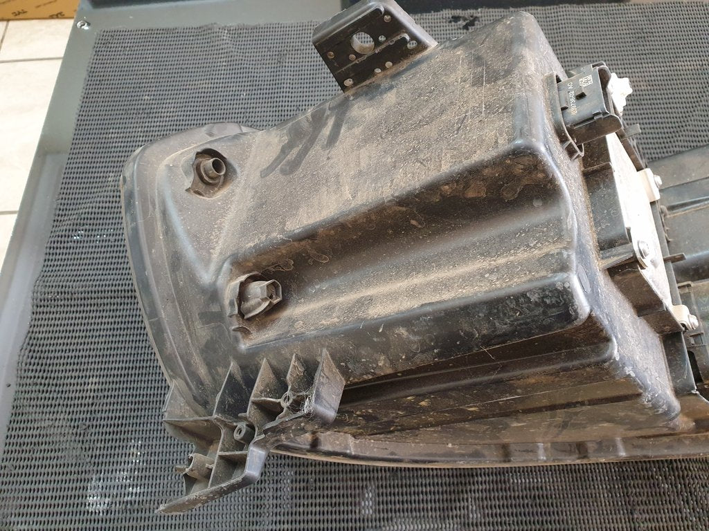 Renault TRAFIC 2.0 DCI Right Headlight