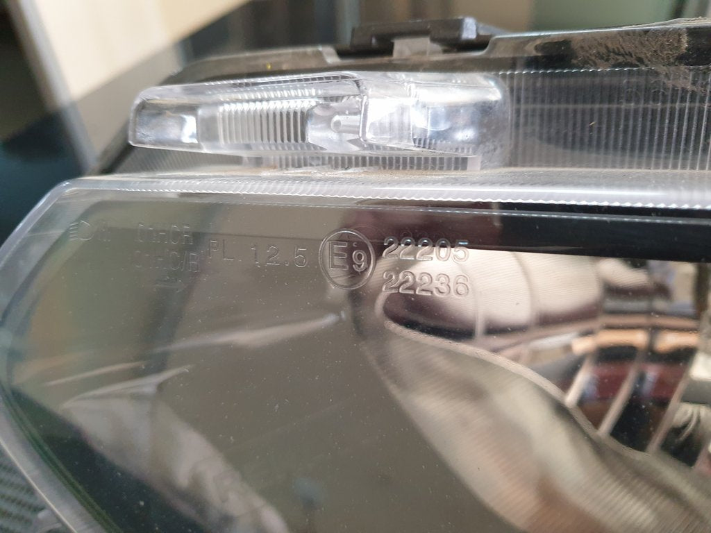 Renault Kwid Left Headlight