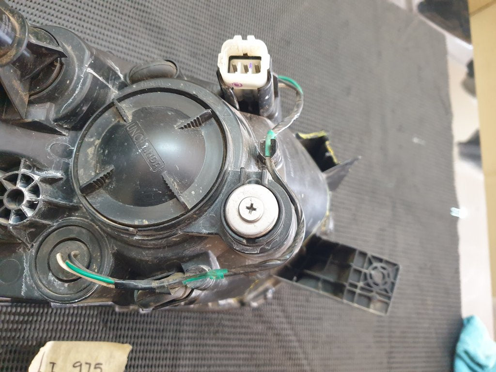 Renault Kwid Left Headlight