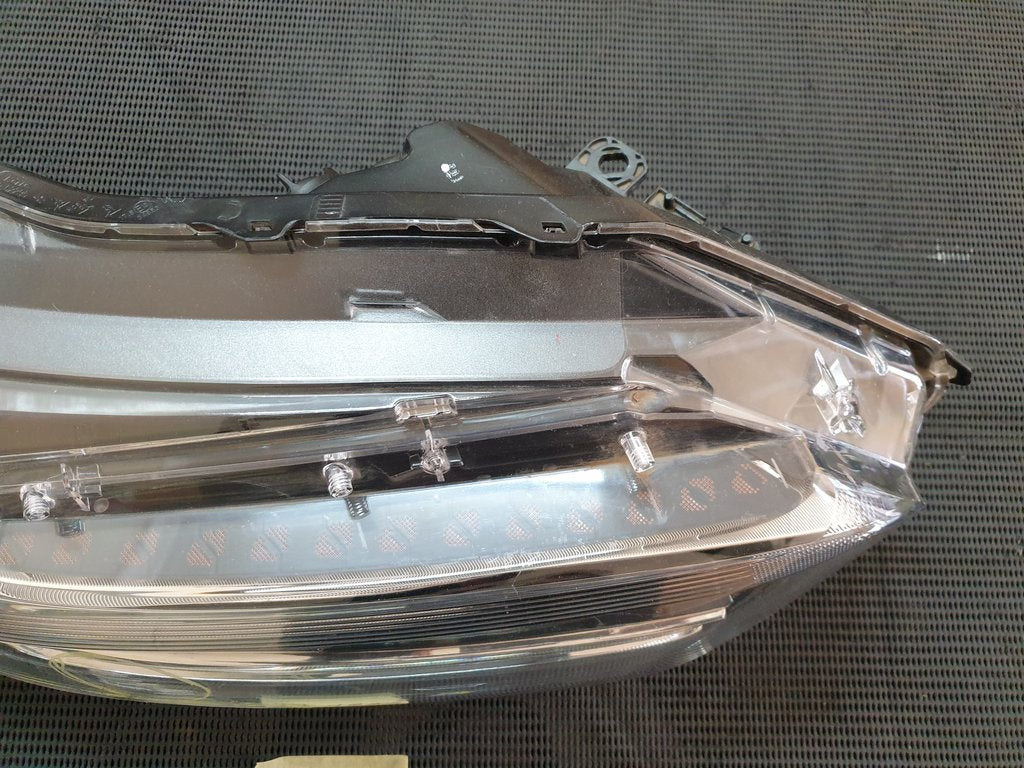 Honda HR-V Right Headlight