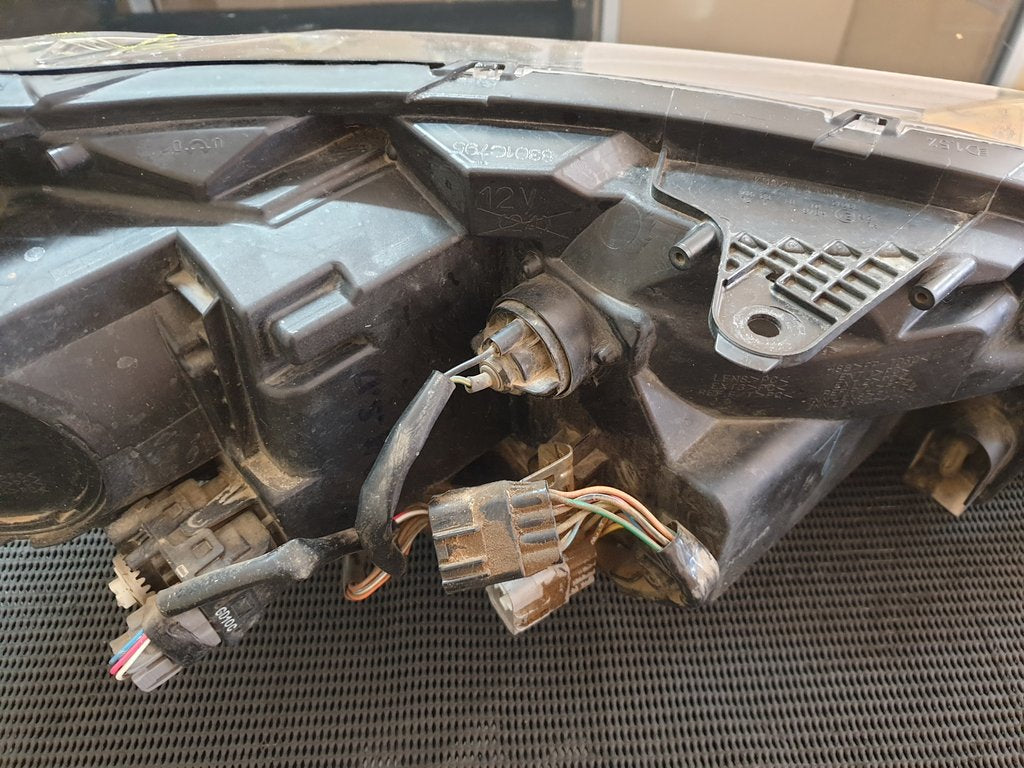 Mitsubishi Pajero Left Headlight