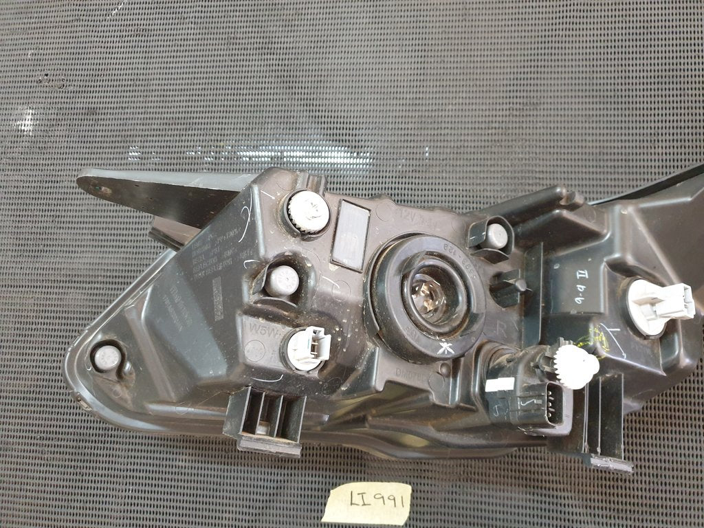 Mahindra XUV300 Right Headlight