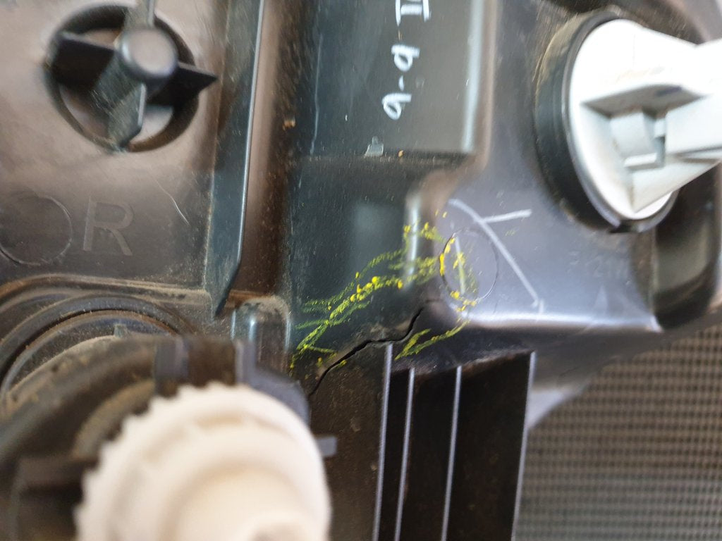 Mahindra XUV300 Right Headlight