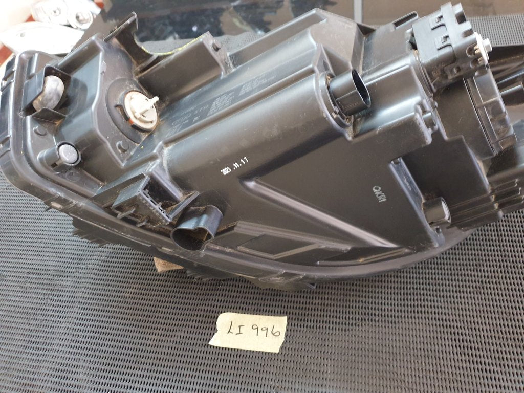KIA Rio IV Right Headlight