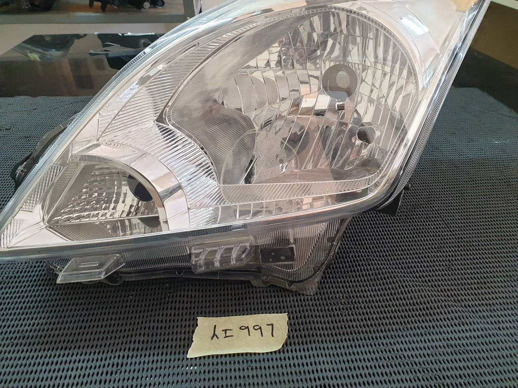 Toyota Starlet Suzuki Baleno Left Headlight