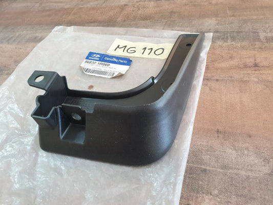 Original New Hyundai Accent Right Front Mudguard