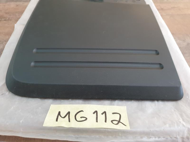 Original New Volkswagen Amarok Left Rear Mudguard