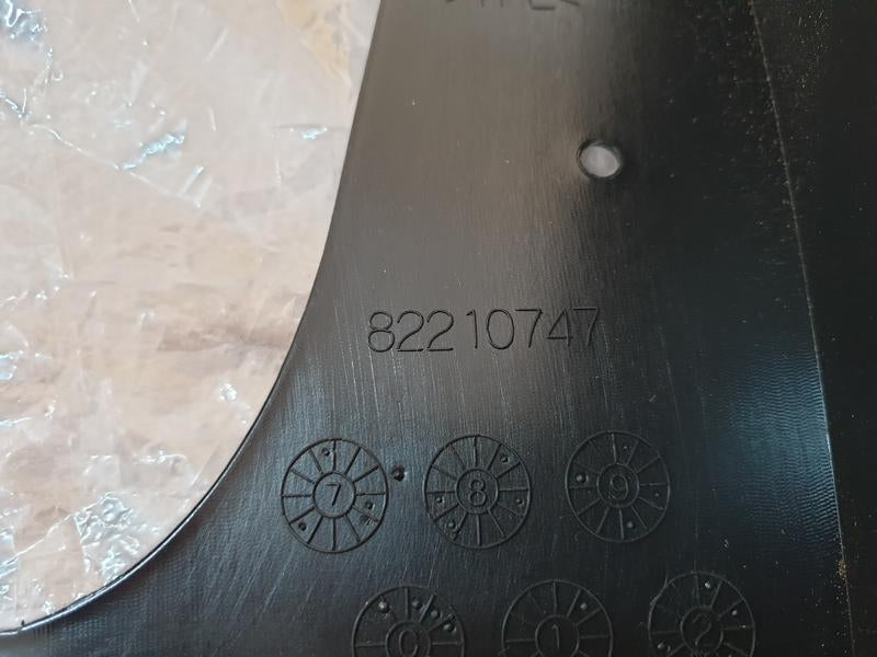 Original New Jeep Cherokee Right Rear Mudguard