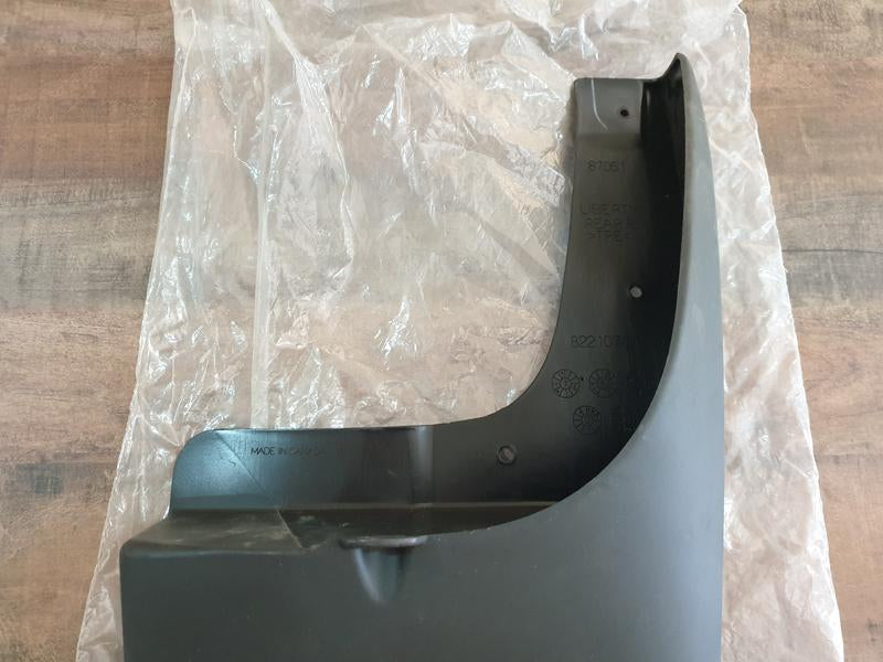 Original New Jeep Cherokee Right Rear Mudguard