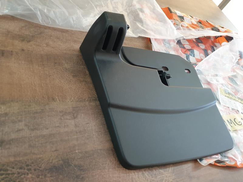 Original New Mahindra Pik Up Left Front Mudguard