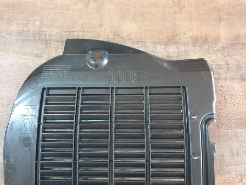 Original New Hyundai H100 Right Front Wheel Guard