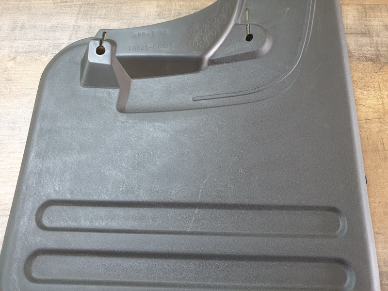 Original Used Toyota Hilux Right Rear Mudguard