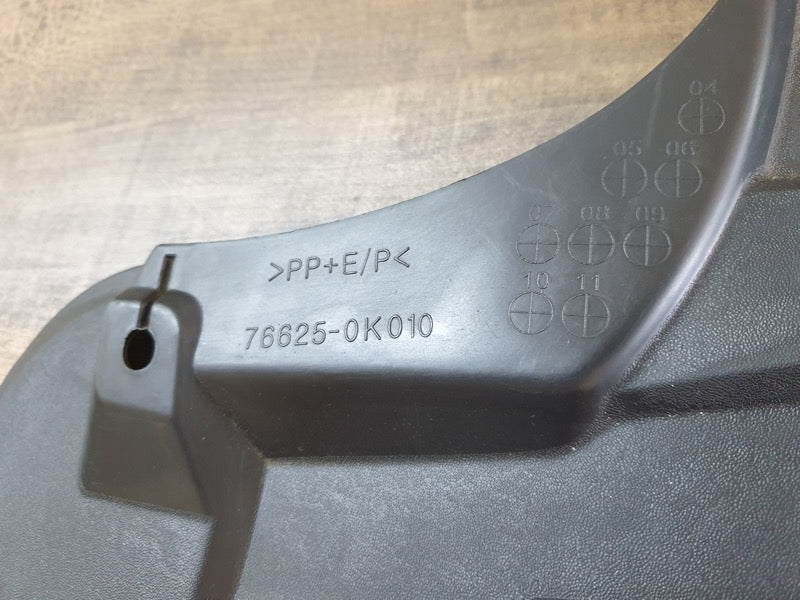 Original Used Toyota Hilux Right Rear Mudguard