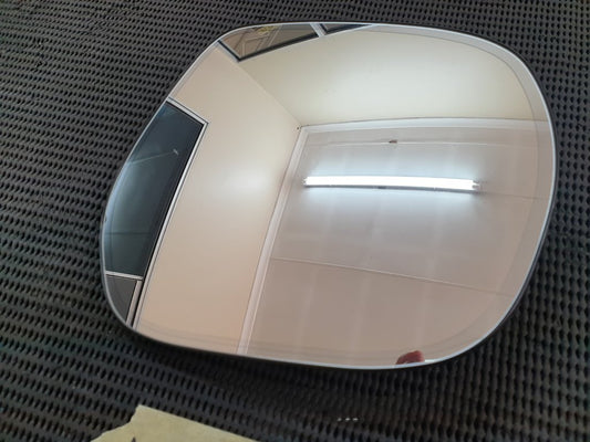 Toyota Hilux Right Outer Mirror Glass